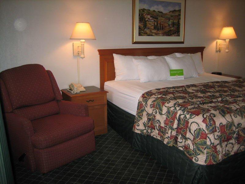 La Quinta By Wyndham Mcallen La Plaza Mall Hotel Room photo